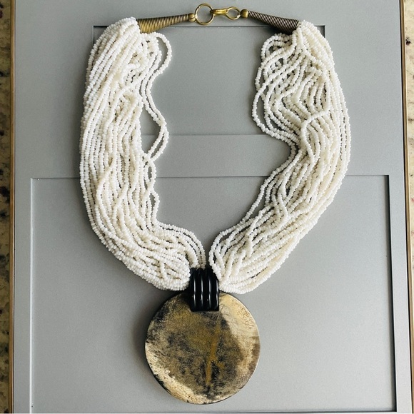Vintge White Multi 28 Strand Torsade Seed Bead Wooden Medallion Pendant … - Picture 5 of 8